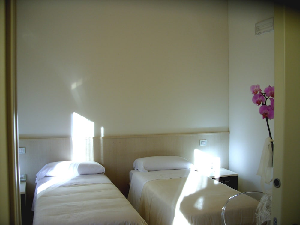 Double Or Twin Room photo 1