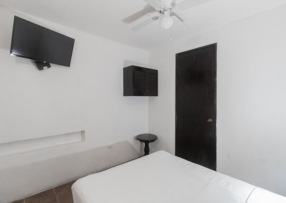 Basic Studio, 1 Double Bed, Non Smoking (Low Budget Studio) photo 1