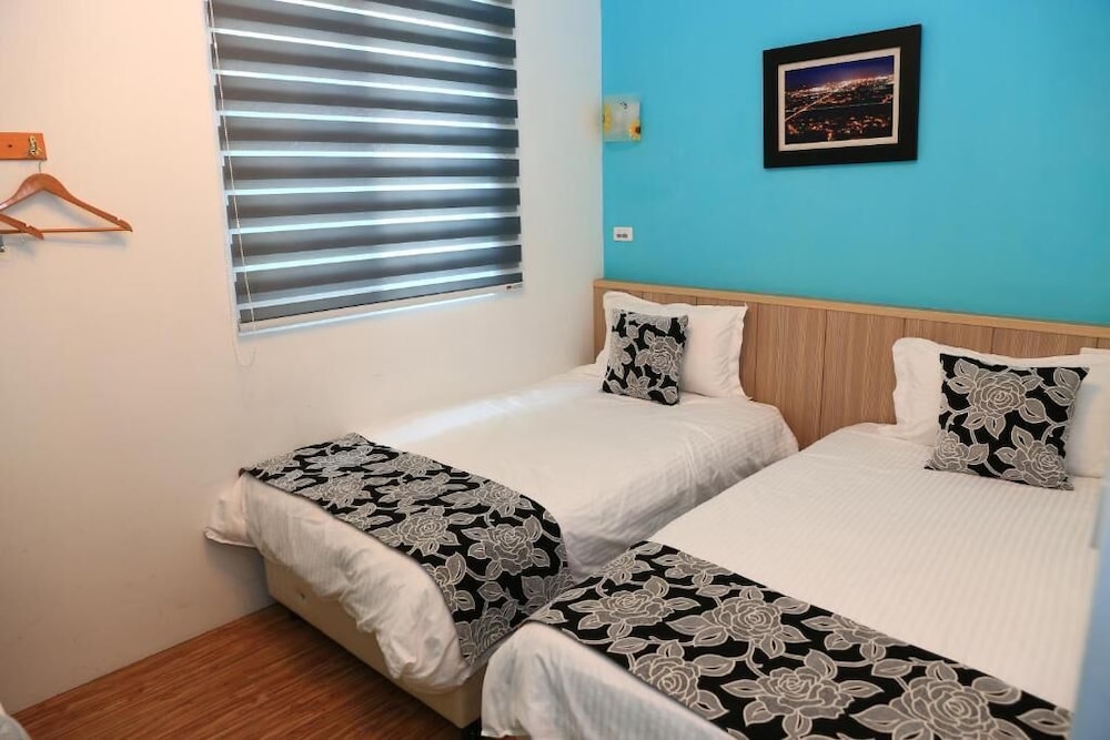 Basic Twin Room, 2 Twin Beds photo 1