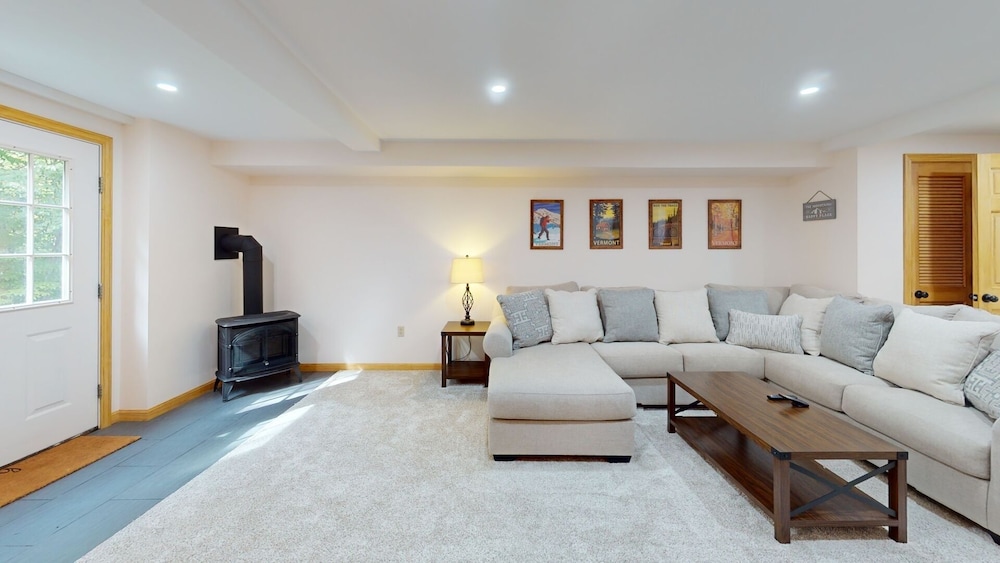 House, 4 Bedrooms photo 2