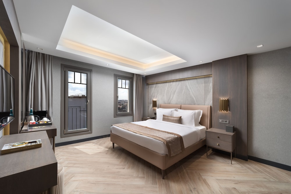 Connected Family Suite With Balcony photo 2