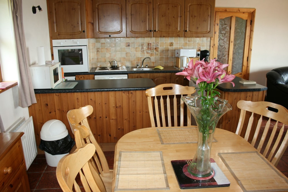 Traditional Cottage photo 2