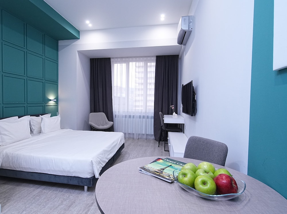 Comfort Studio, 2 Twin Beds, Kitchenette, Park View