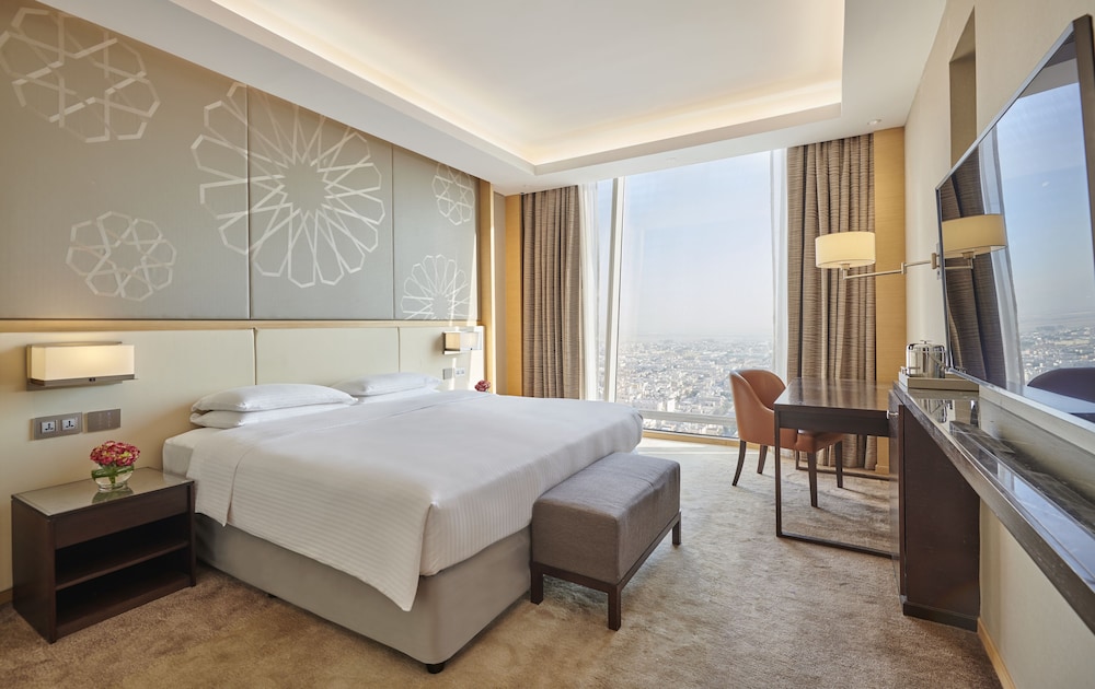 Regency, Suite, 1 King Bed - Photo 1