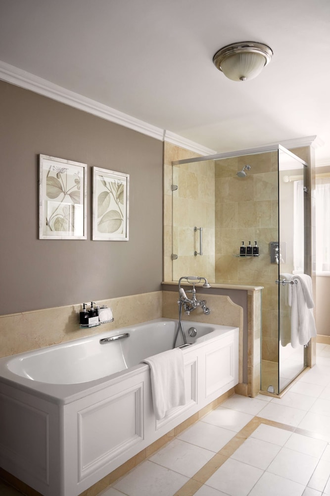 Junior Suite (Deluxe) - Photo 6