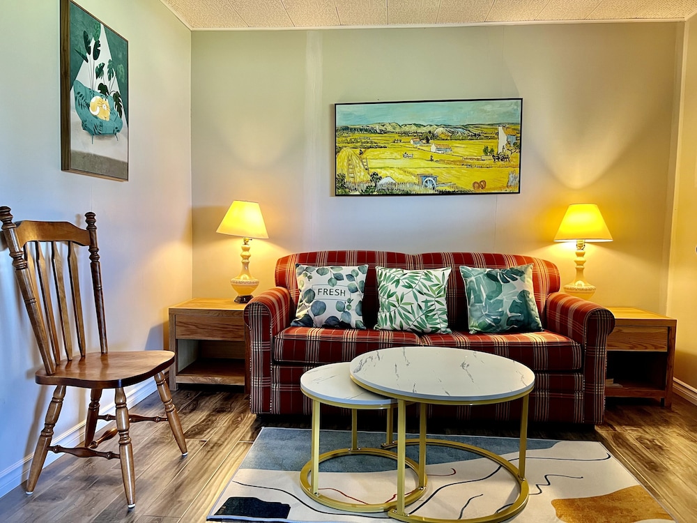 Basic Suite, 2 Bedrooms, Poolside