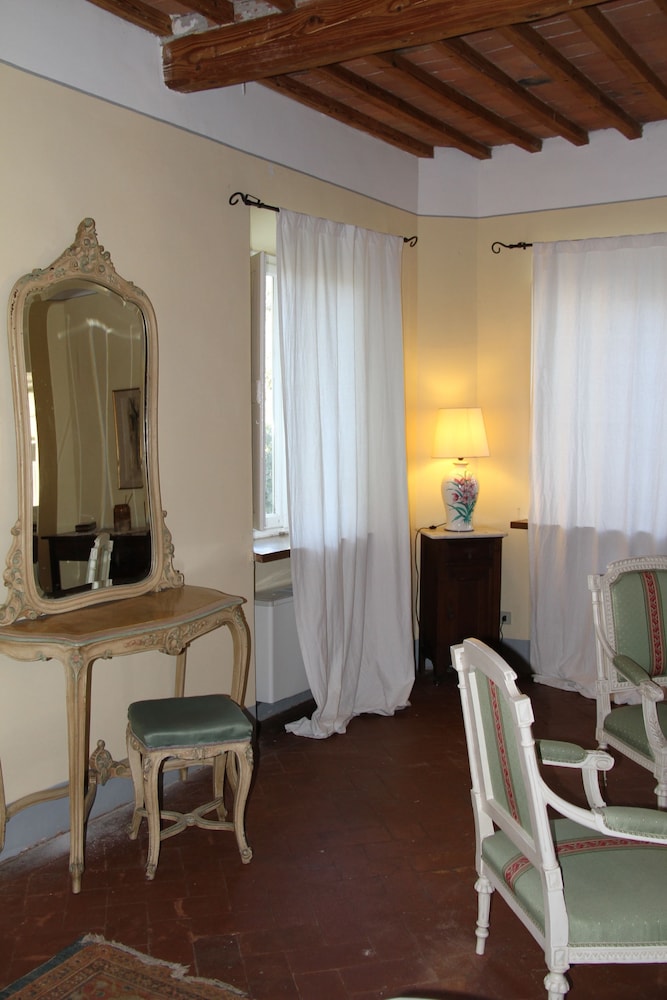 Comfort Suite photo 1