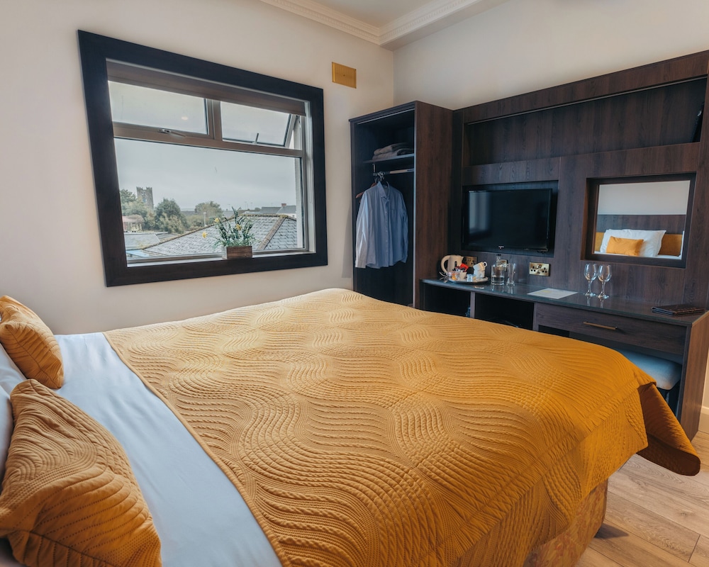 Superior Double Room (Breakfast included)