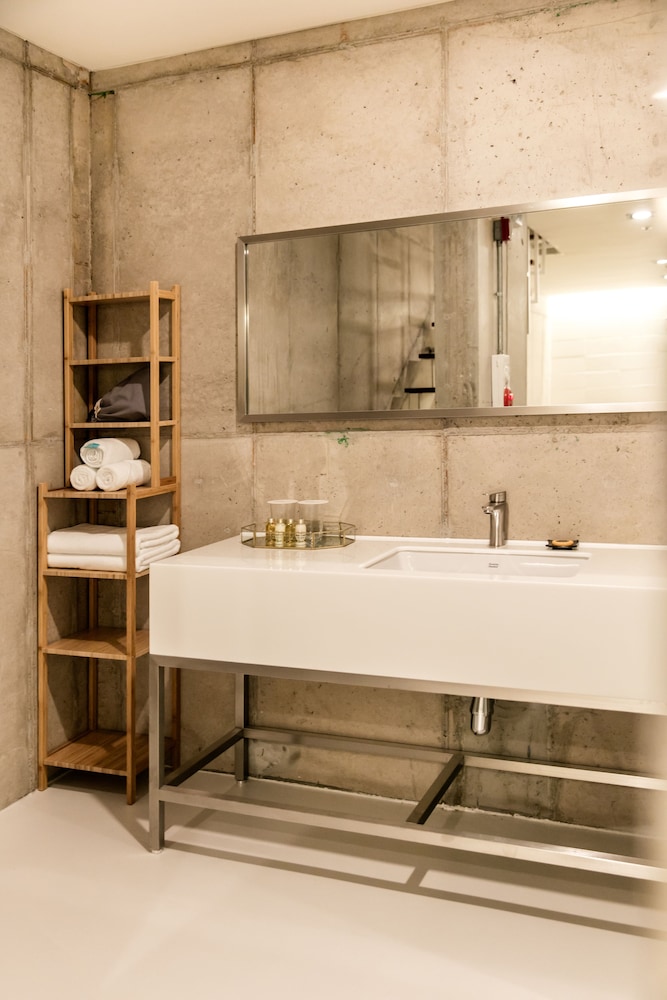 Suite - Photo 8