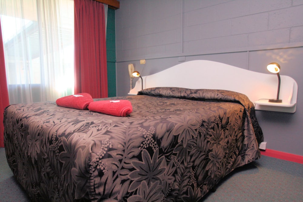 Room 12, Double photo 3