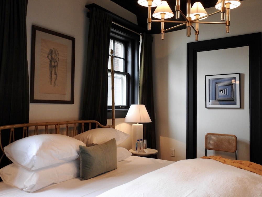 Standard Studio Suite, 2 Bedrooms