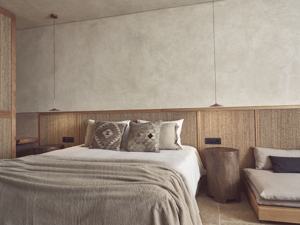 Executive Suite, Private Pool