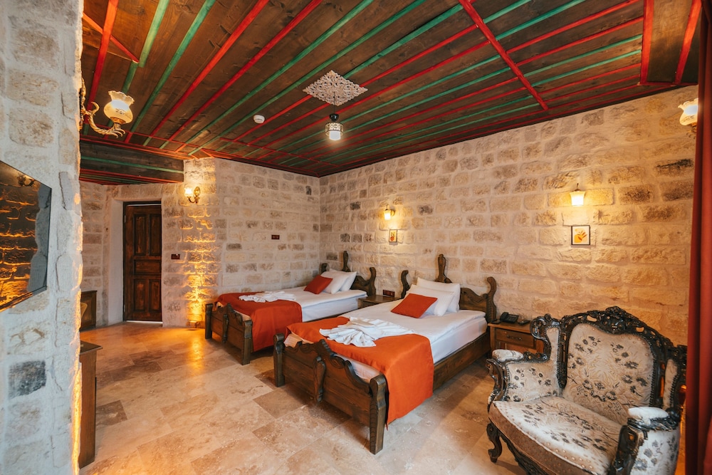 Standard Room, Multiple Beds, Courtyard View photo 1