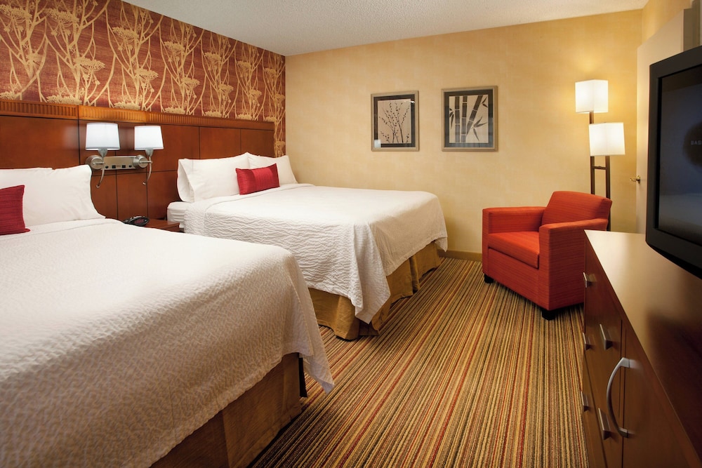 Suite, 1 Bedroom - Photo 1