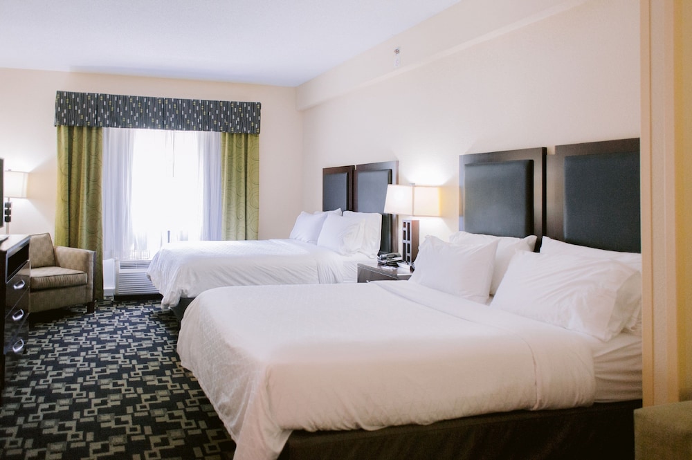 Suite, Multiple Beds - Photo 7