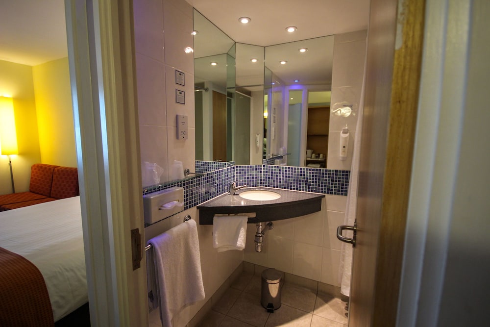 Room, 2 Twin Beds, Accessible - Photo 12