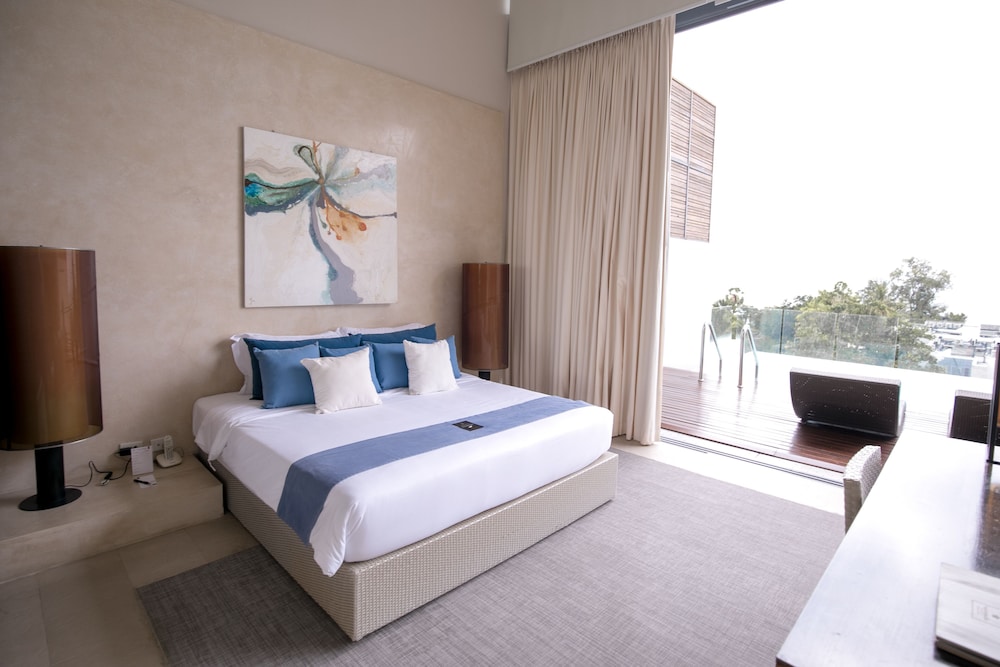 1-Bedroom Sky Pool Villa - Photo 2