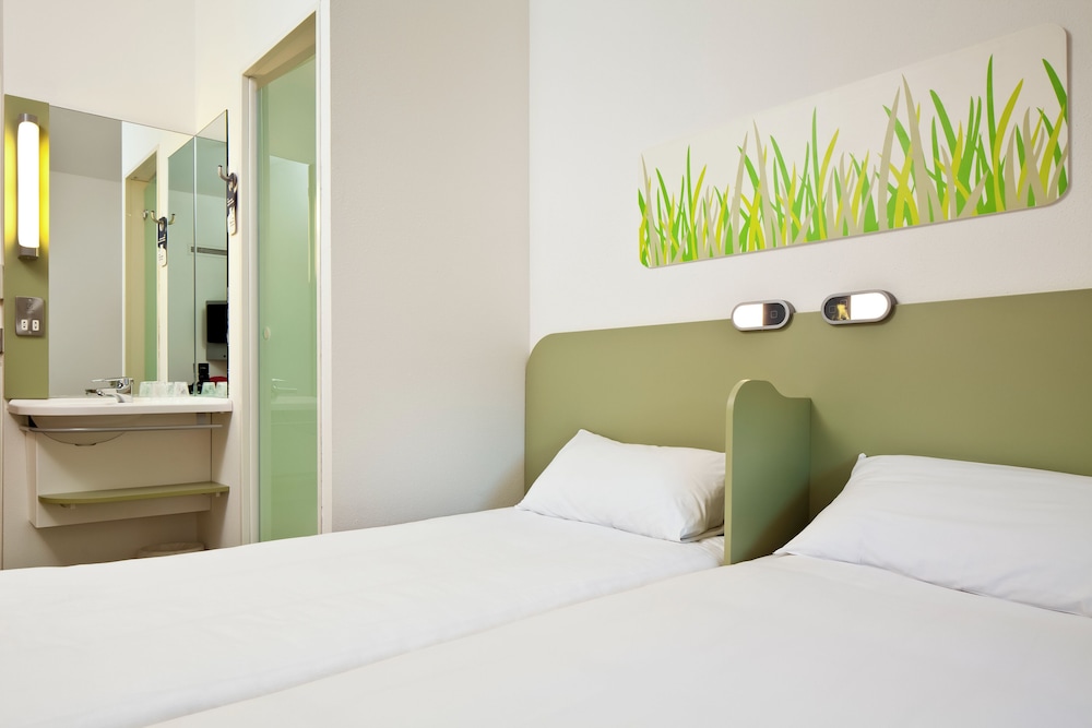 Twin Room, 2 Twin Beds - Photo 5