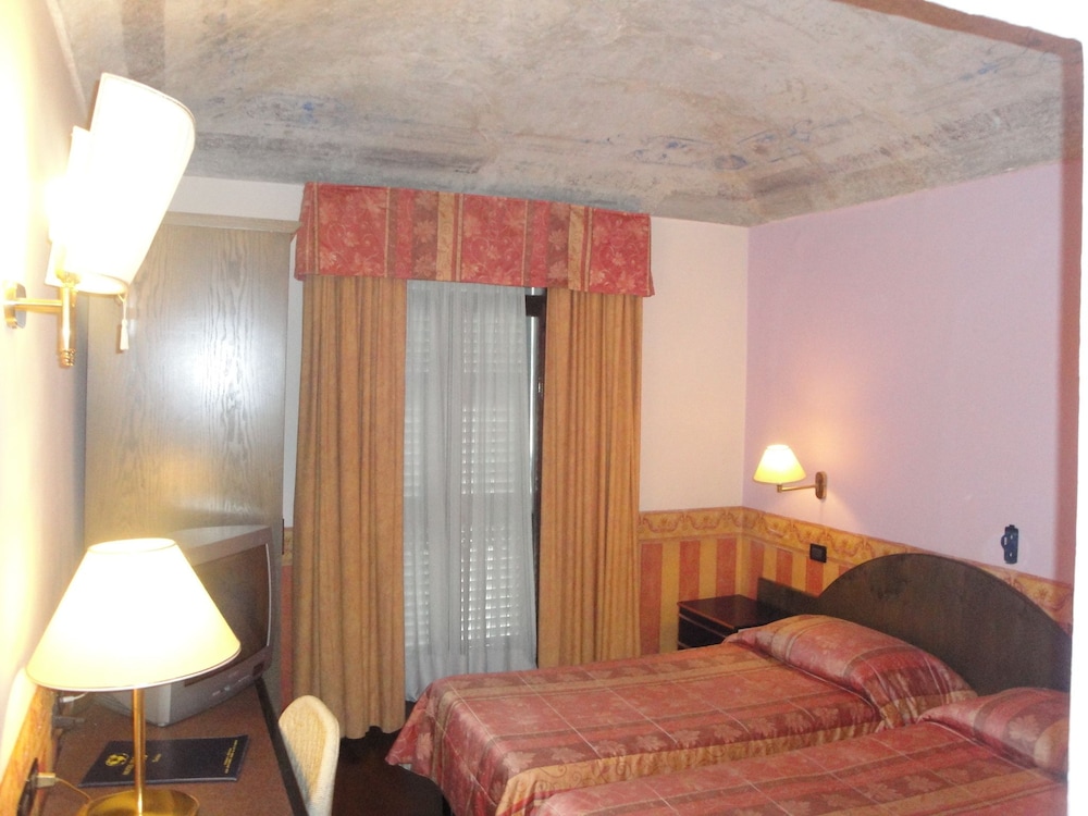 Double Room, 2 Twin Beds photo 1