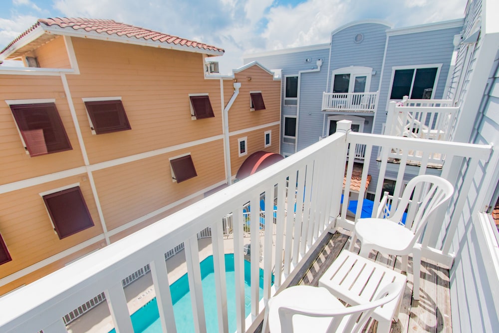 Ocean View Suite w/ Balcony (Partial View) - Photo 3