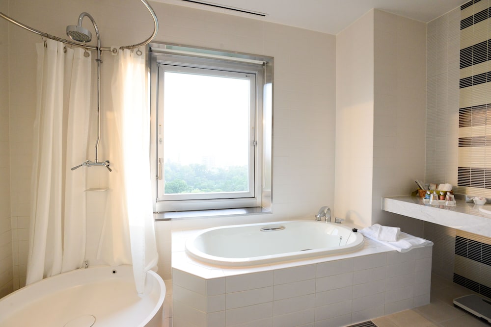 Executive Luxury Twin Room - Photo 6