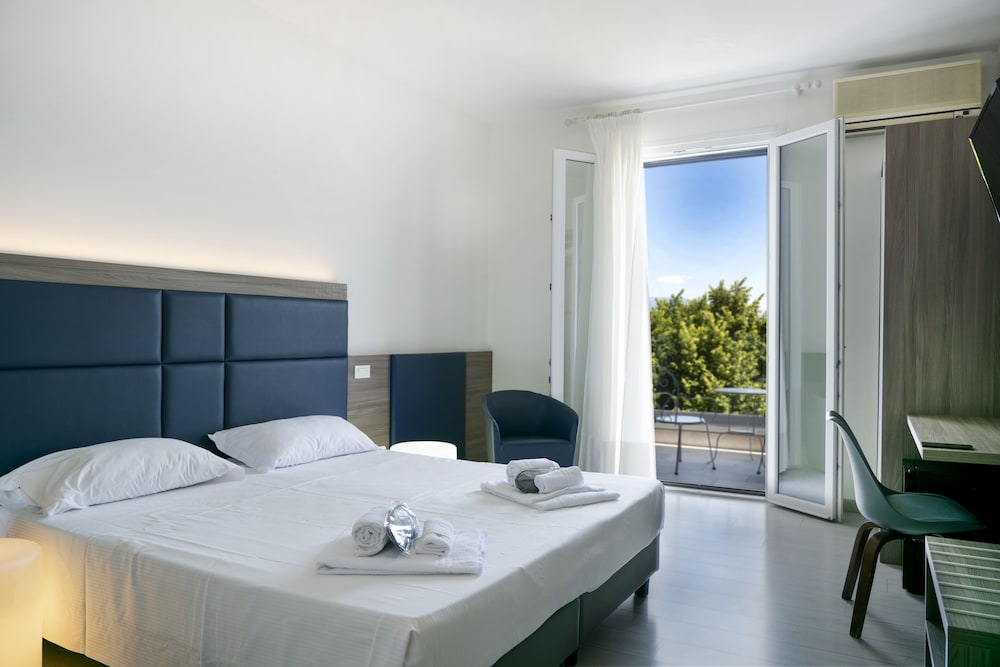 Comfort Double Room, Balcony, Lake View photo 1