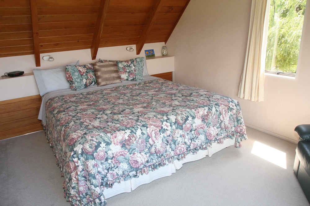 Luxury Cottage, 2 Bedrooms, Garden Area photo 2