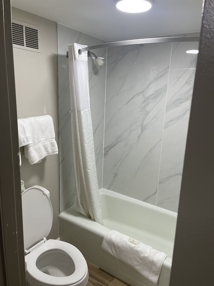 Standard Room, 1 King Bed photo 1
