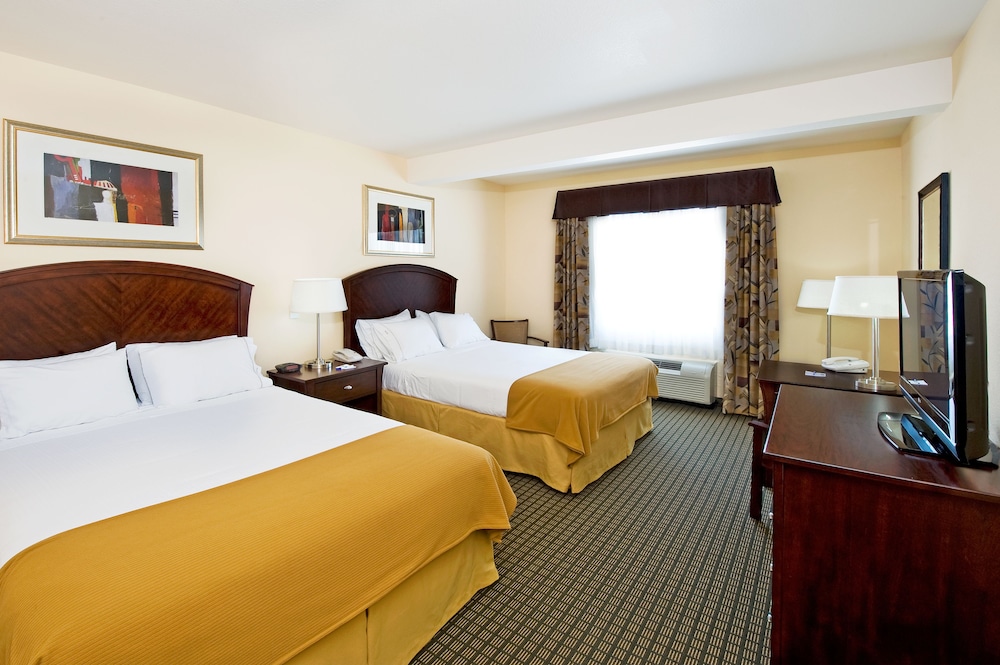 Standard Room, 2 Queen Beds, Accessible, Non Smoking (Communications) - Photo 2