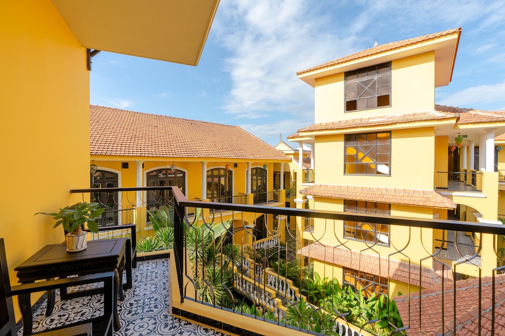 Deluxe Twin Room, 2 Twin Beds, Garden View - Photo 7