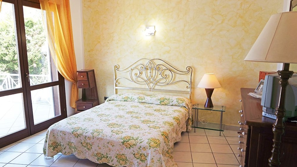 Villa photo 1