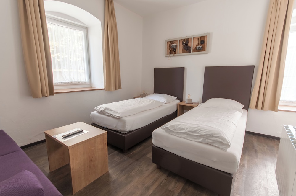 Twin Room, City View photo 2