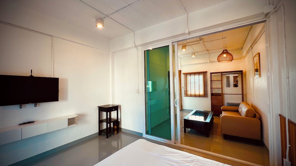 Executive Suite, City View photo 2