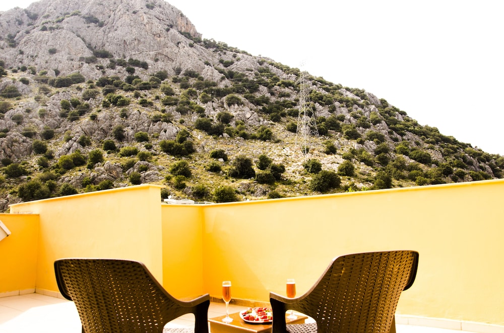 Basic Double Room, 1 Queen Bed, Terrace, Mountainside photo 3