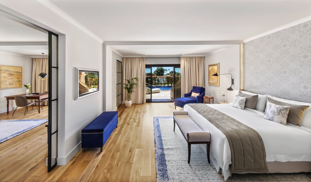 Suite, 1 Bedroom, Garden View (Private Pool)