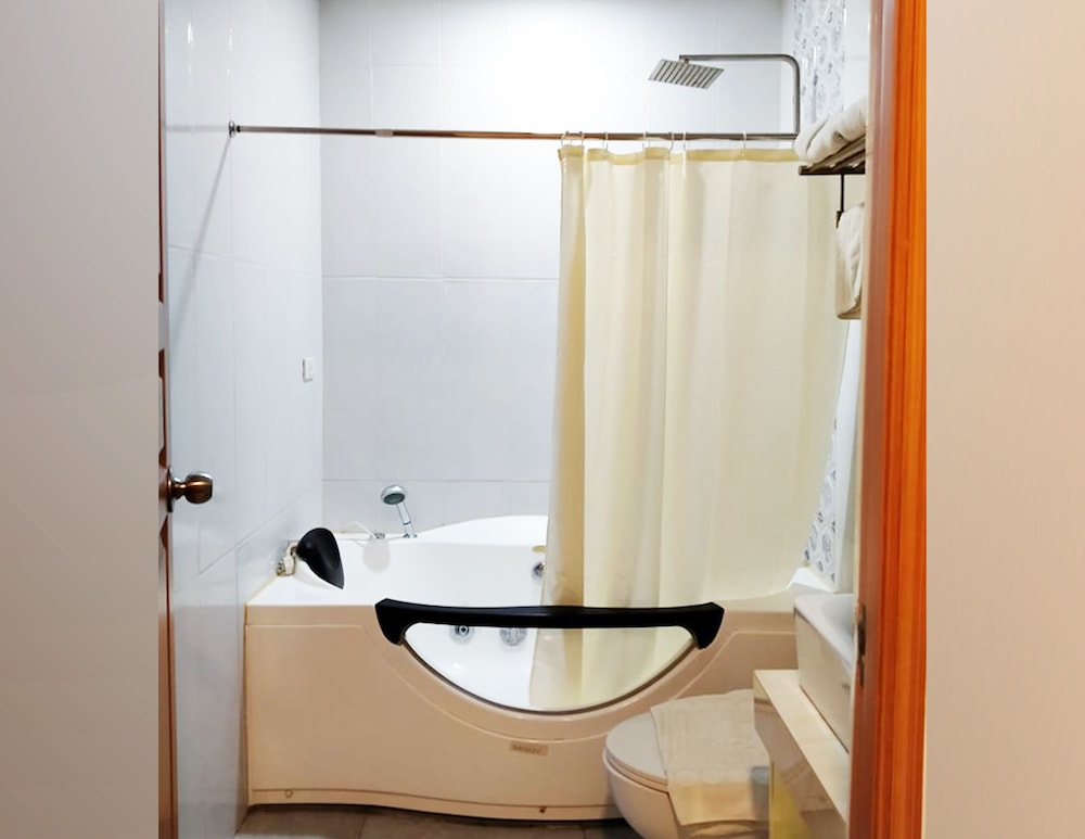 Superior Room, 2 Queen Beds photo 2