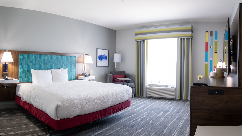 Room, 1 King Bed, Accessible - Photo 1