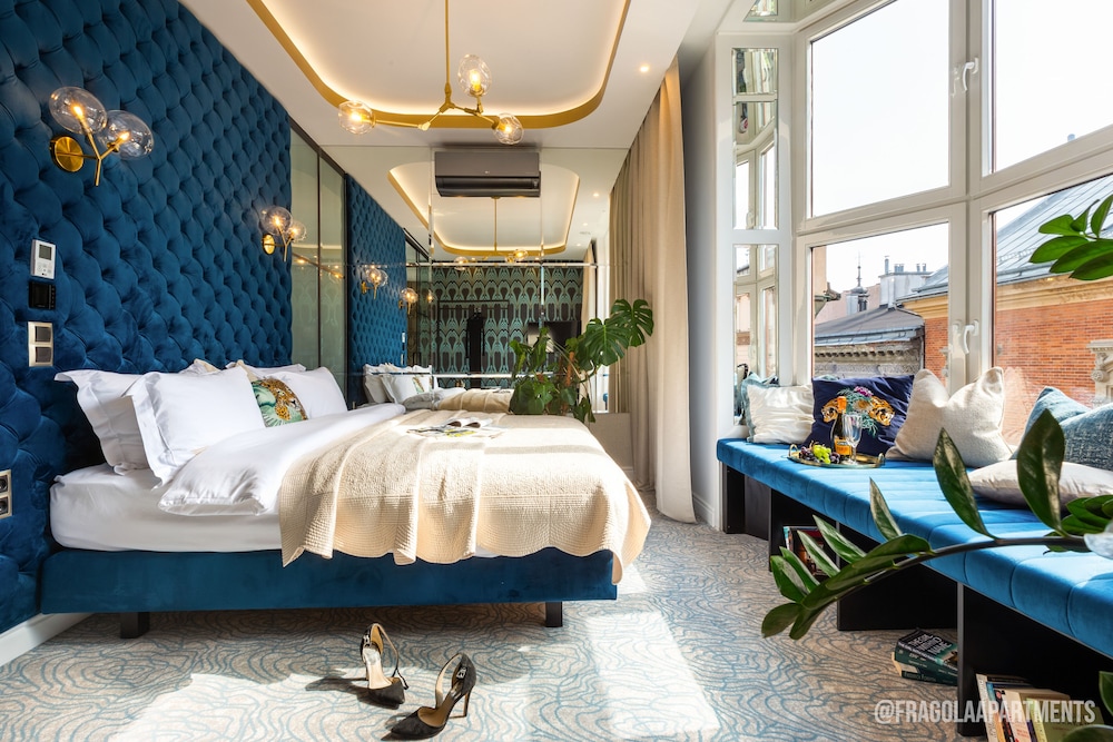 Luxury Apartment, 2 Bedrooms, Bathtub, City View photo 1