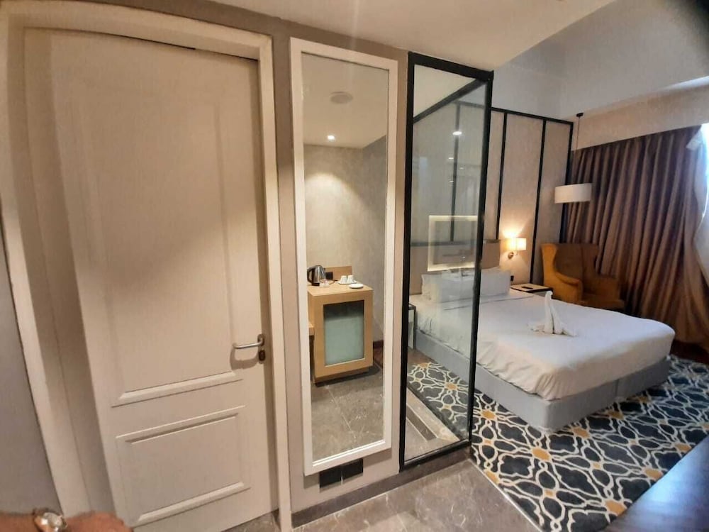 Premier Room - Photo 1