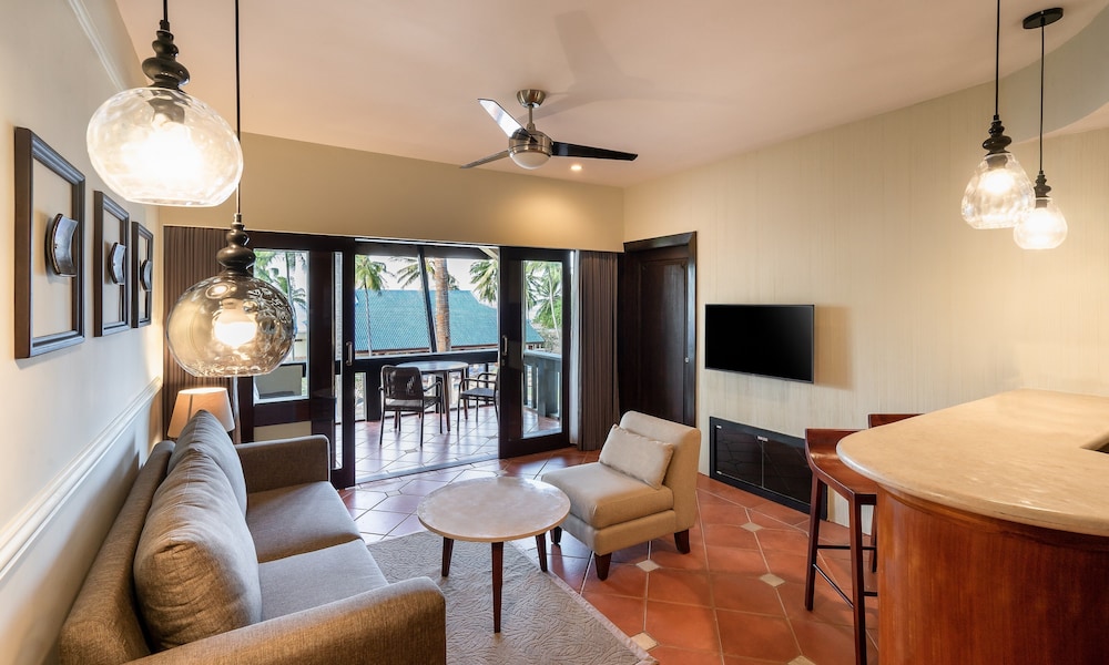 Deluxe Residence with Ocean View - Photo 7