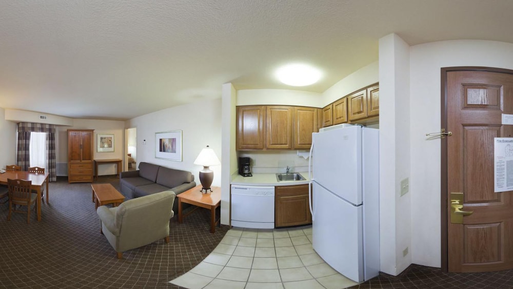 Suite, 1 Queen Bed - Photo 4