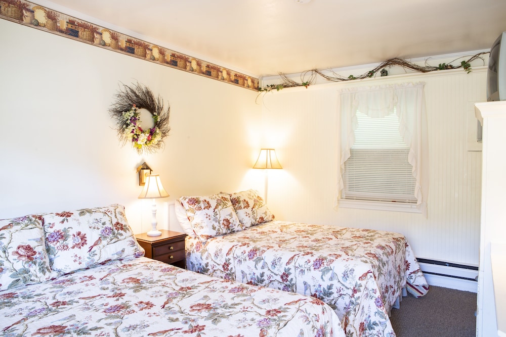 Room2 Standard Double Room, 1 Bedroom, Mountain View photo 3