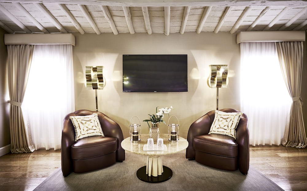 Junior Suite, 1 Bedroom, Annex Building - Photo 8