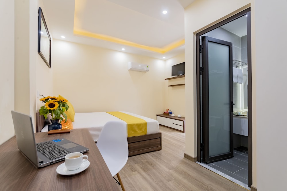 Grand Double Room, Balcony, Pool View