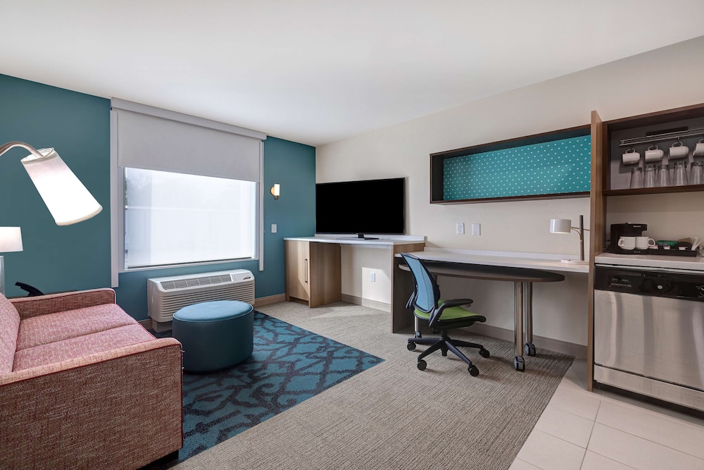 Suite, 1 King Bed, Accessible, Bathtub (Mobility & Hearing) - Photo 8