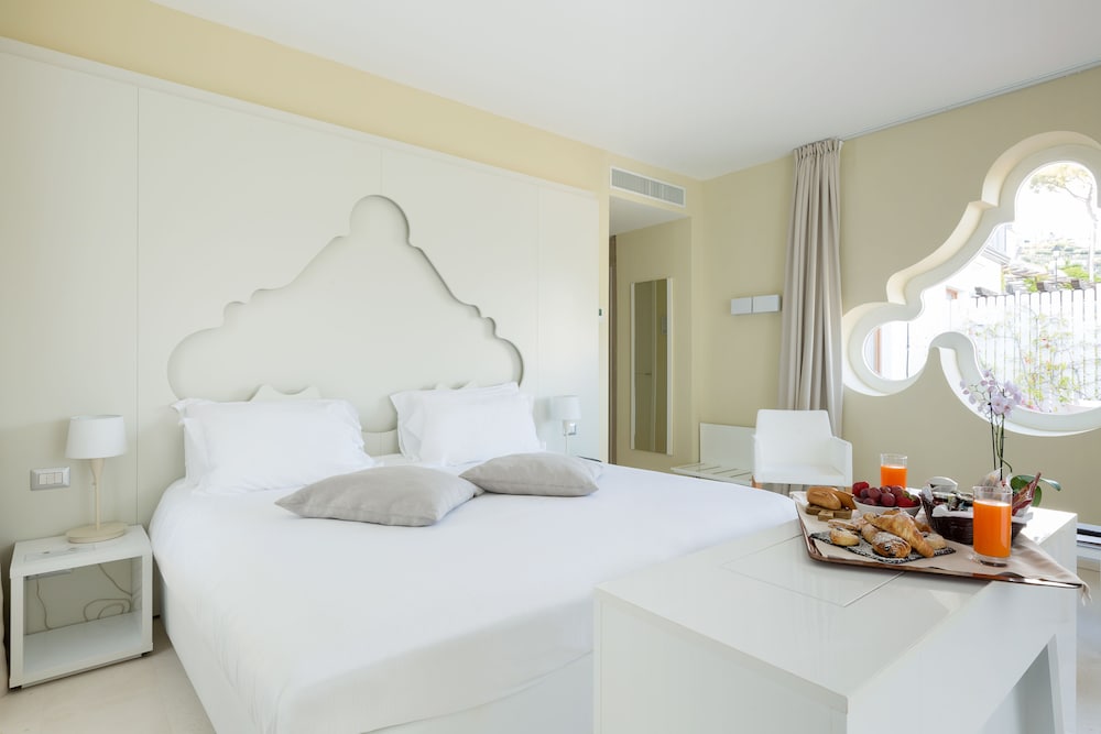 Deluxe Double or Twin Room photo 2