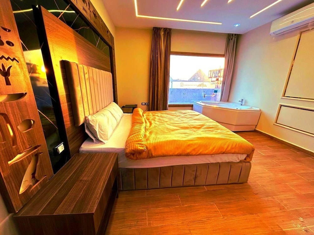 Classic Double Room, 1 King Bed, Hot Tub, Mountain View