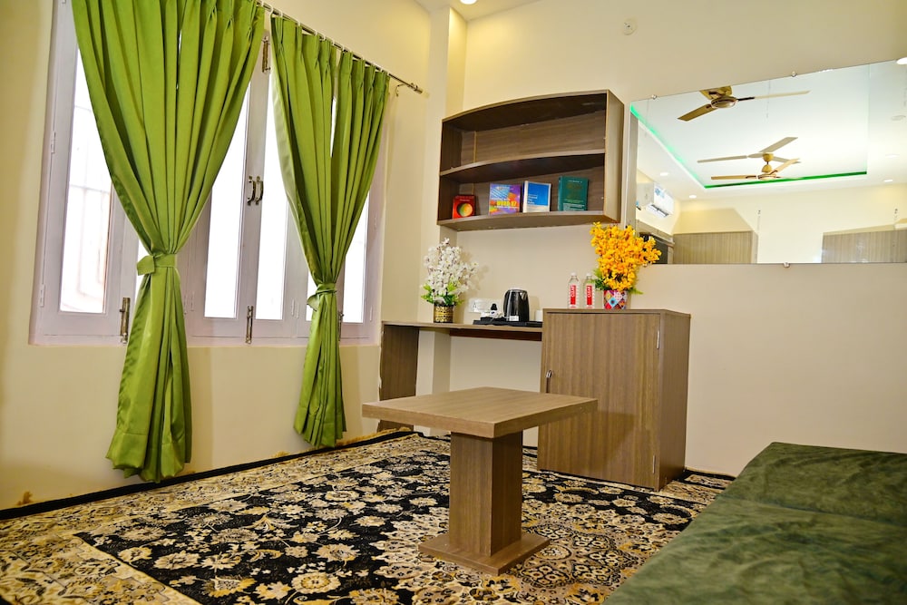 Family Room - Photo 24