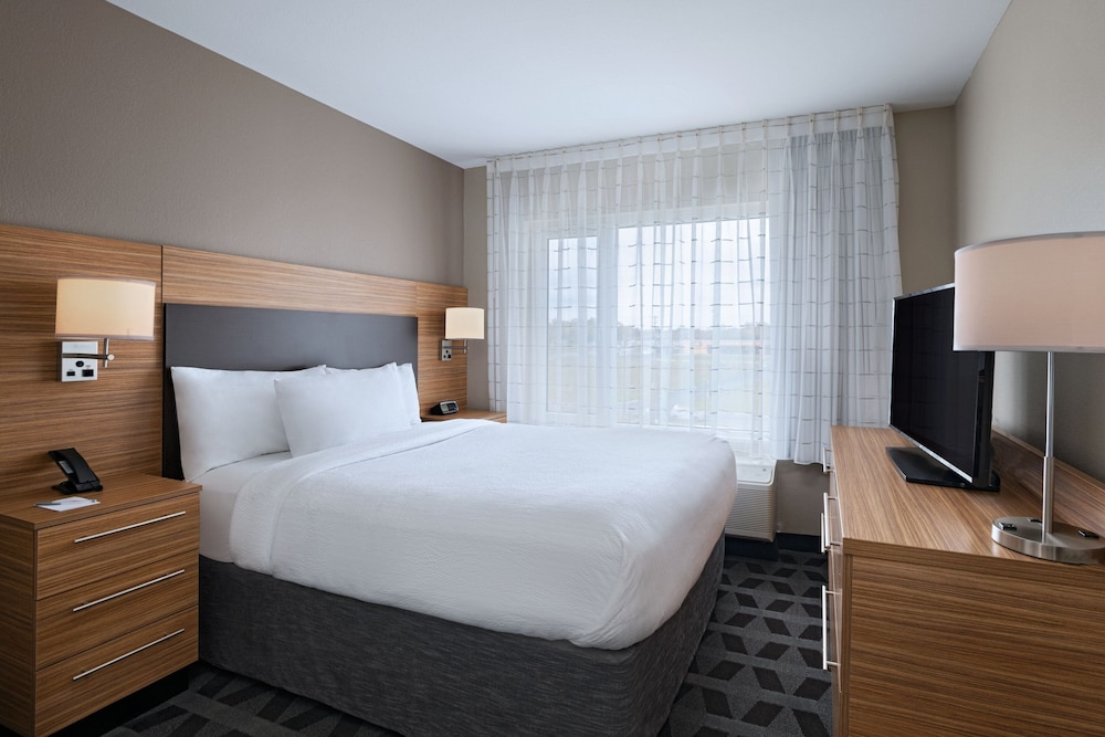 Suite, 1 Bedroom (Mobility/Hearing Access, Roll-In Shwr)