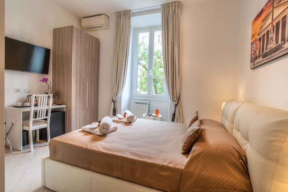 Classic Room, 1 Queen Bed, Ensuite photo 3